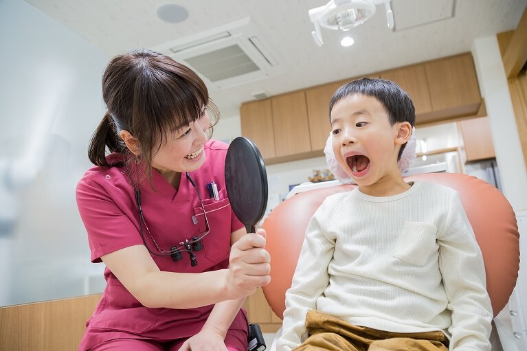 お子さまの歯並び気になりませんか？